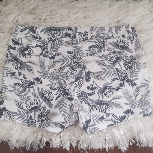 Old Navy shorts Pixie - Picture 2 of 3